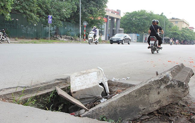 Nap cong lo thien tren Pho Vien - Nguyen Dinh Tu: UBND quan Bac Tu Liem noi gi?