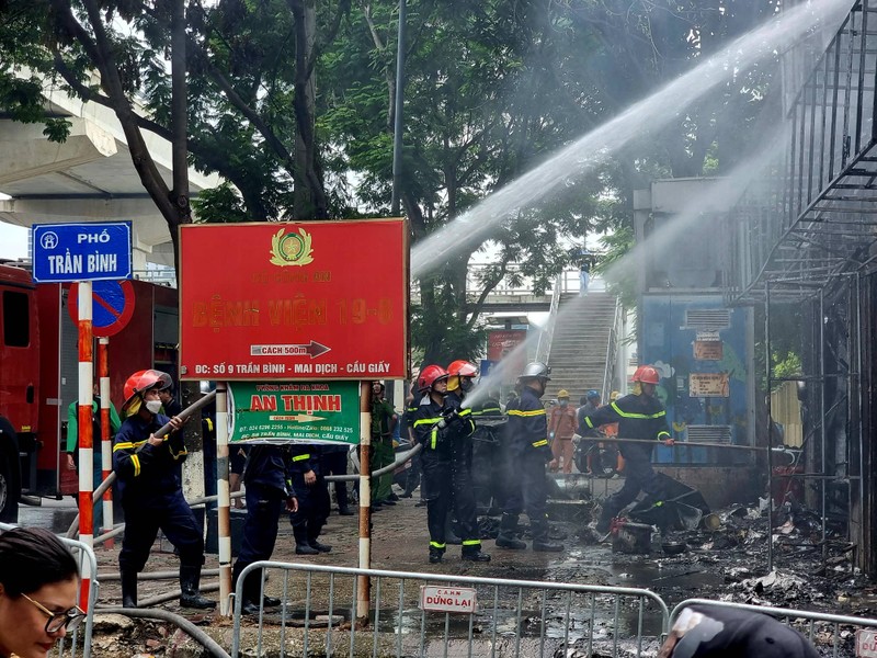 Ha Noi: Lien tiep 2 dam chay trong sang 10/8-Hinh-3