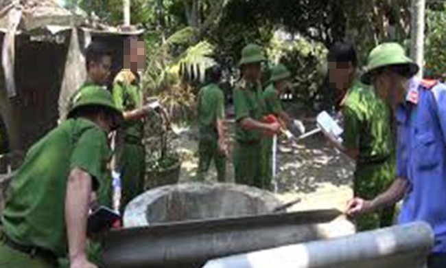 Xac ba cu duoi gieng to nghich tu hiep dam em gai ong noi-Hinh-6