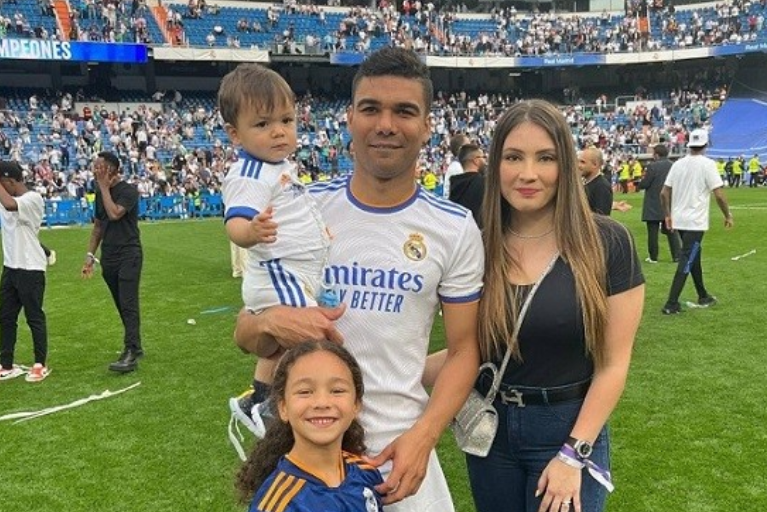 Nguoi vo xinh dep cua tien ve Man Utd Casemiro