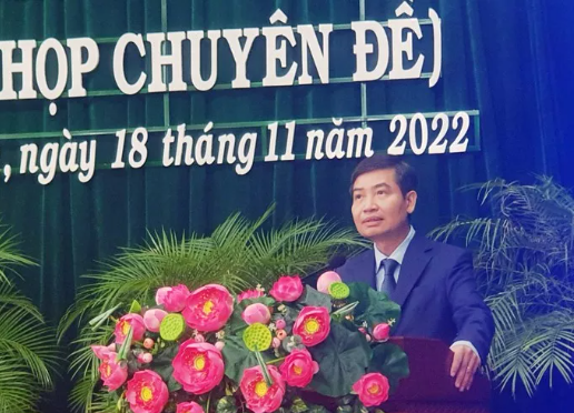 Chan dung tan Chu tich UBND tinh Phu Yen Ta Anh Tuan-Hinh-4