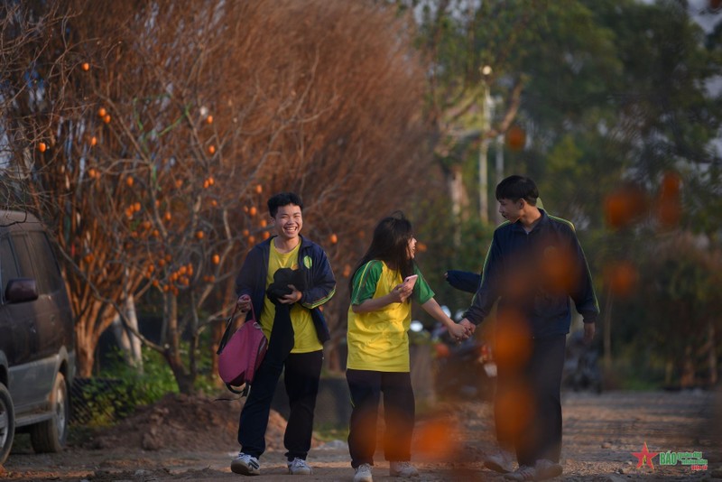 Hao huc check-in vuon hong ruc ro ngay giu long Ha Noi-Hinh-8