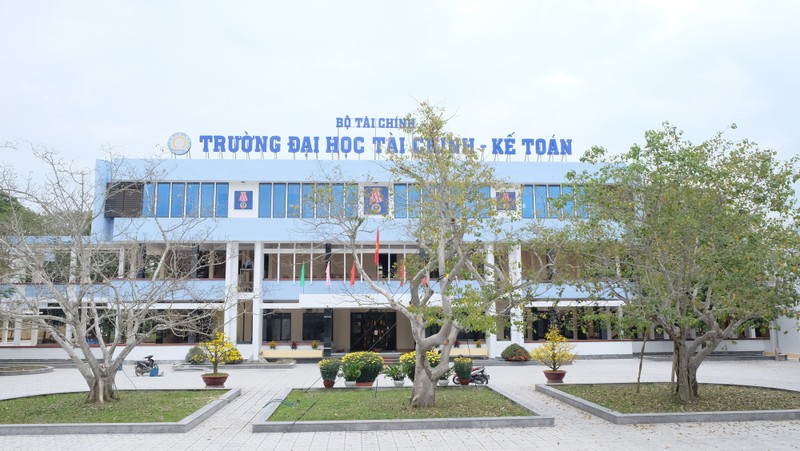 Dung “Tha” vet truot tu can bo nha nuoc thanh “chi dai” dan xa hoi-Hinh-2