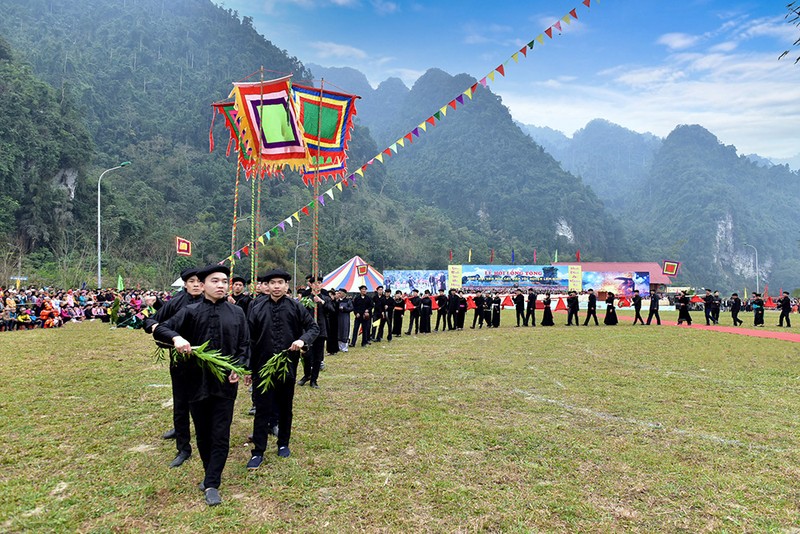 Nhung le hoi doc dao khong the bo qua trong thang Gieng-Hinh-8