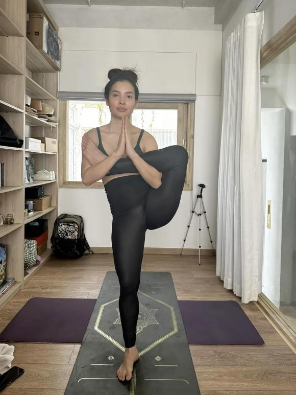 Tap yoga dong tac kho luc bau bi, Phuong Trinh Jolie khien fan lo lang-Hinh-3