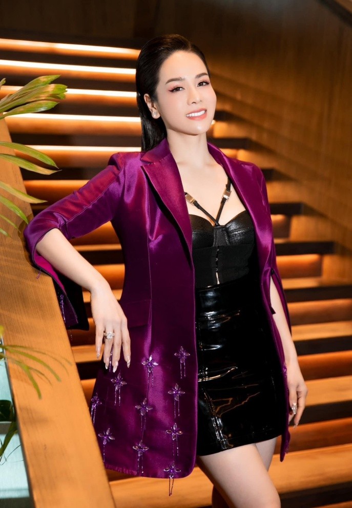 Nhat Kim Anh khoe voc dang sexy trong chuyen du lich bien-Hinh-10