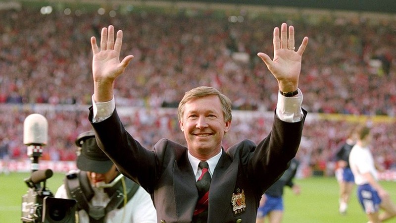 Cup vo dich Premier League dau tien cua Sir Alex Ferguson va MU-Hinh-4