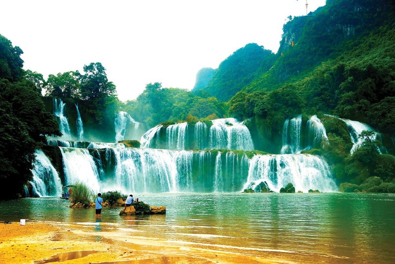 Cong vien dia chat Cao Bang- “vien ngoc xanh” cua vung Dong Bac.