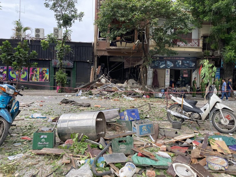 Ha Noi: Can canh vu no khi gas tai nha dan, nhieu nguoi bi thuong