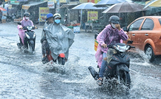 Du bao thoi tiet ngay 21/8/2023: Nhieu noi dem va sang mua to