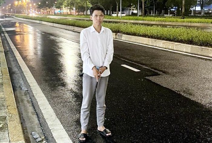 Ha Noi: Bat ke gia vo mua xe SH xin di thu roi bo tron