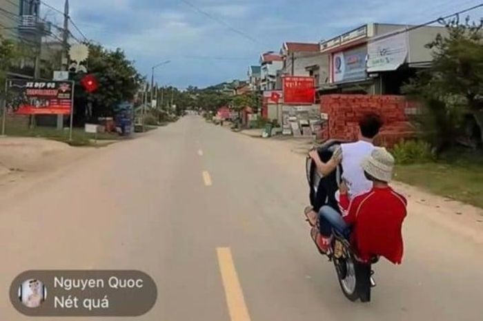 Bac Giang: Xu ly nhom doi tuong boc dau xe may, quay clip khoe Facebook
