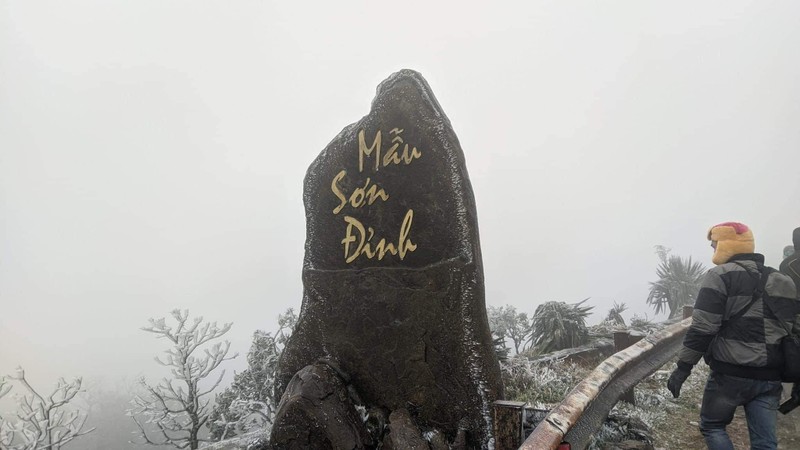 Bang gia phu trang, dinh Mau Son ky ao nhu chau Au-Hinh-6