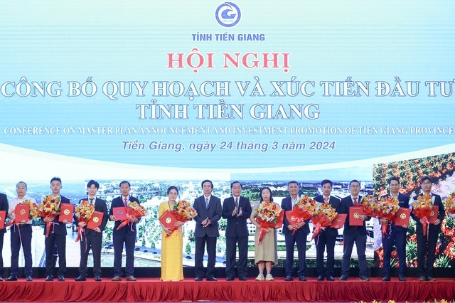 Thu tuong yeu cau Tien Giang can thay doi mo hinh tang truong-Hinh-2