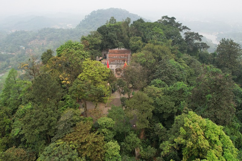 Chiem nguong buc phu dieu 'Bac Ho noi loi bat hu' tai Den Hung-Hinh-10