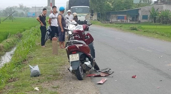 Hoa Binh: Tren duong den truong, nu giao vien bi tai nan tu vong