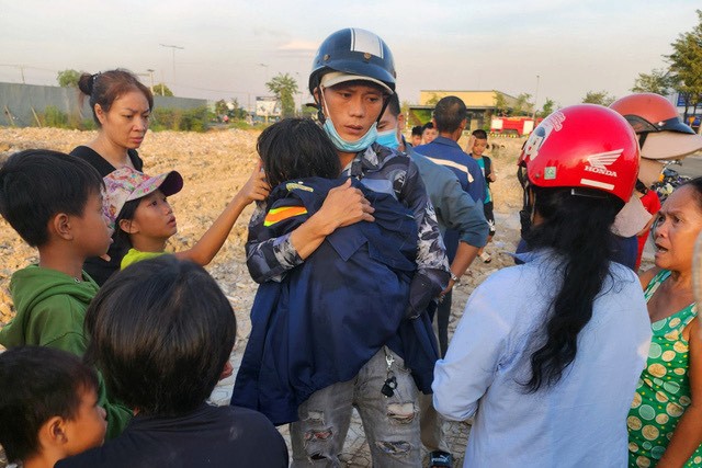 Be 8 tuoi roi xuong gieng o Dong Nai va loat tai nan thuong tam-Hinh-6