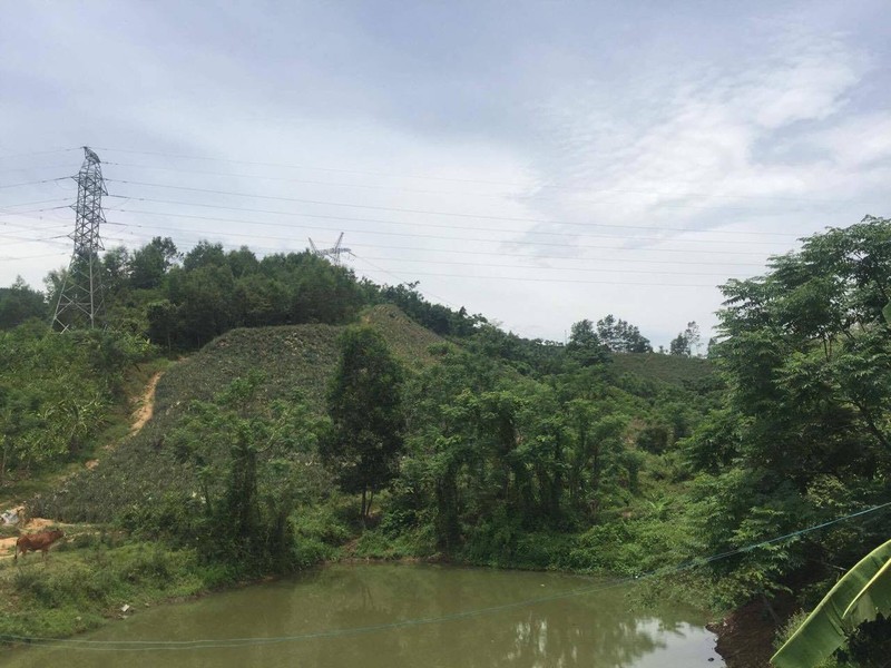 Hai hung loat vu dang di tren duong bi “troi danh” tu vong-Hinh-7