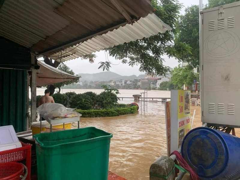 Mua lon hoanh hanh o Ha Giang, nhieu noi chim trong bien nuoc-Hinh-13