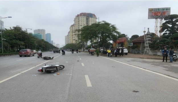 Tim nguoi biet thong tin vu tai nan chet nguoi o Ha Noi