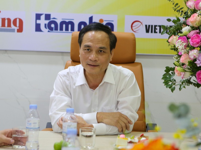 Phó Chủ tịch VUSTA Phạm Ngọc Linh thăm chúc mừng Báo TT&CS