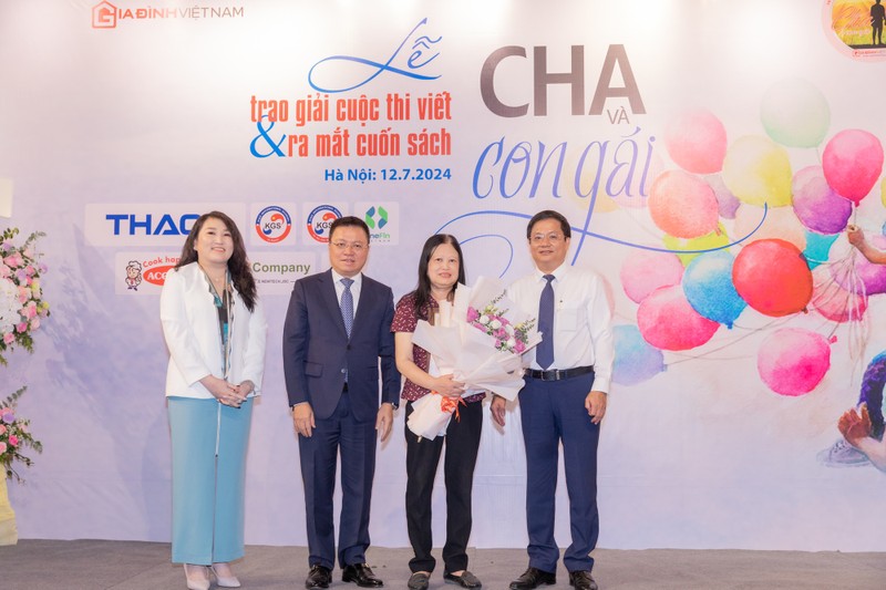 PGS.TS Luu Khanh Tho dat giai nhat cuoc thi viet “Cha va con gai”-Hinh-3