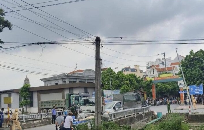 Tai nan lien hoan khien 3 nguoi tu vong o Ha Noi