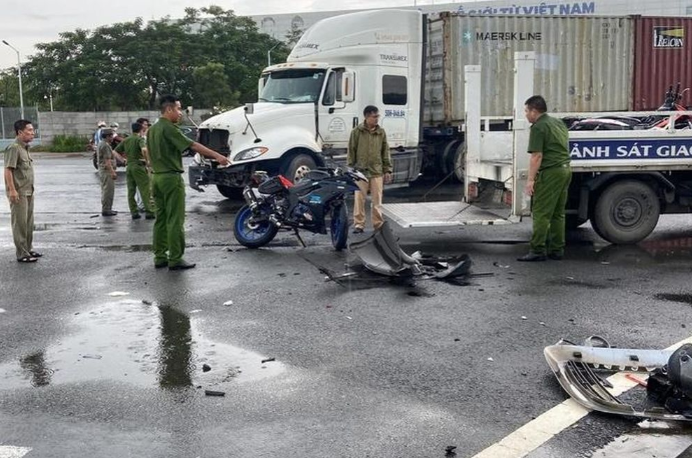 Ha Noi: Tim nhan chung vu TNGT khien 1 nguoi tu vong