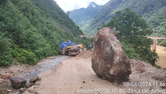 Da roi trung may xuc khien mot nguoi tu vong o Lai Chau