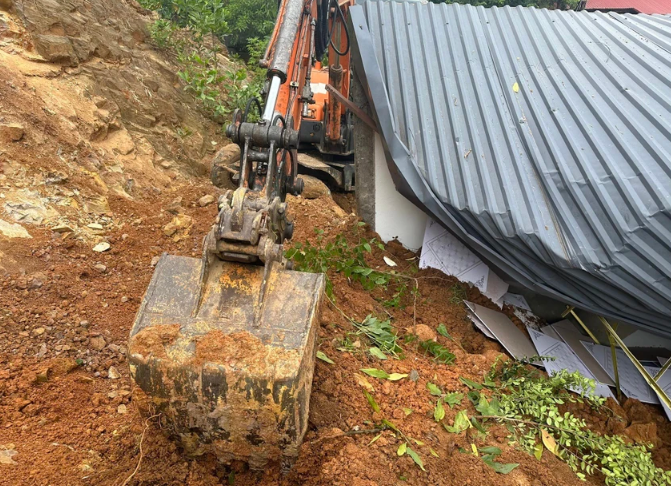 Vu sat lo dat o Vinh Phuc: Chau be 5 tuoi da tu vong