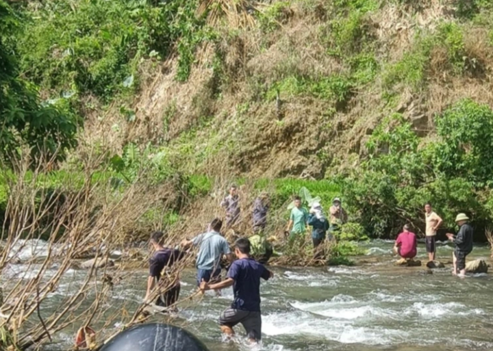 Ha Giang: Di qua suoi, 2 nguoi phu nu bi lu cuon tu vong