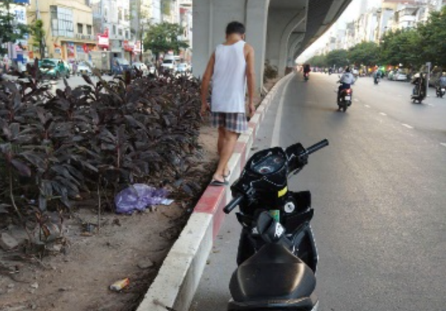 Tim nguoi biet thong tin vu tai nan chet nguoi o Ha Noi