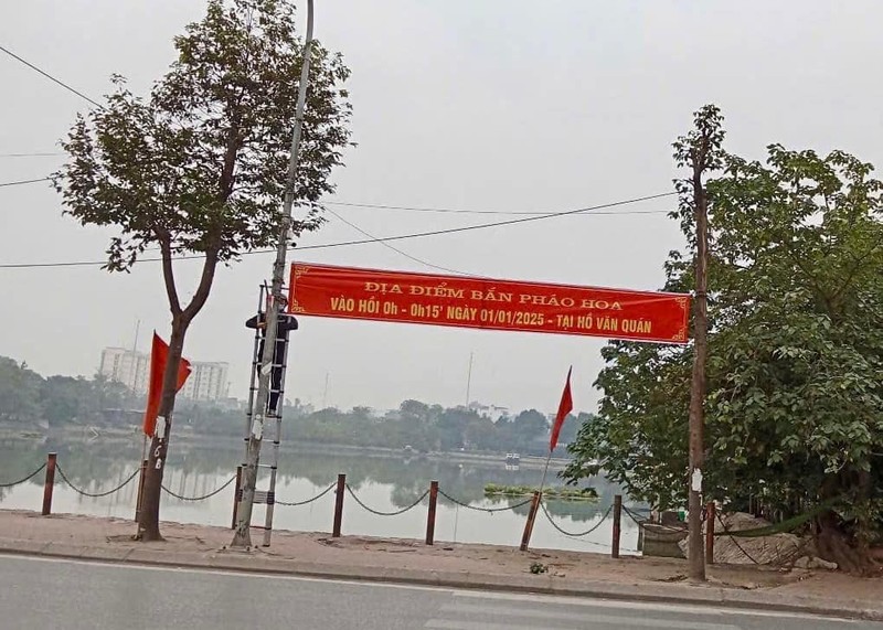 Ha Noi: Can canh tran dia ban phao hoa don Tet Duong lich 2025