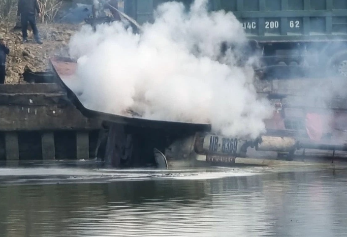 Nguyen nhan ban dau vu no tau cho dau o song Boi Ninh Binh