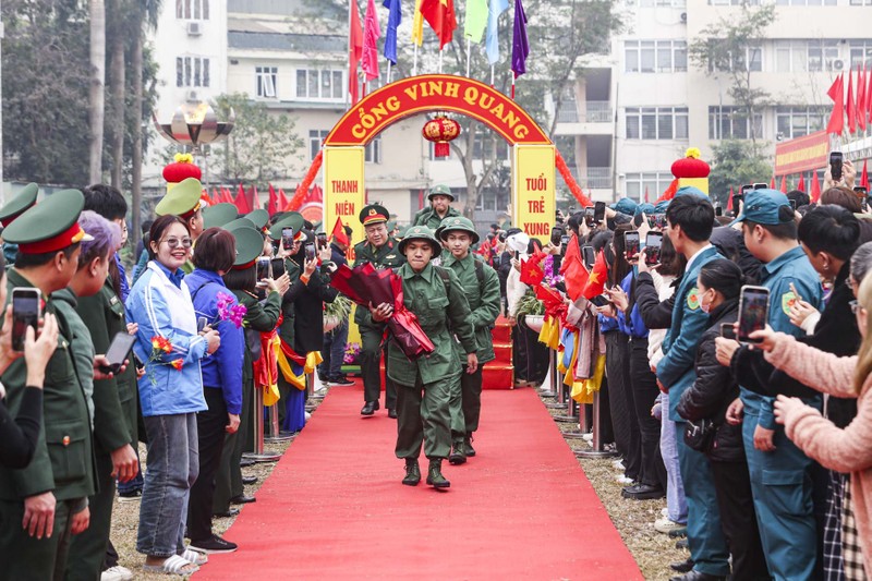 Gan 4.500 thanh nien Thu do no nuc len duong nhap ngu-Hinh-13