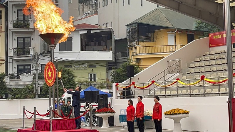 Gan 4.500 thanh nien Thu do no nuc len duong nhap ngu-Hinh-3