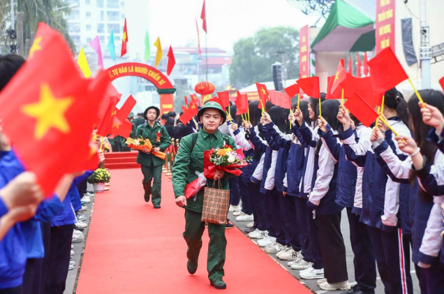 Gan 4.500 thanh nien Thu do no nuc len duong nhap ngu-Hinh-4