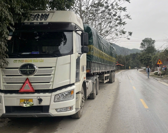 Tuyên Quang: Người đàn ông tử vong do lốp ô tô văng trúng Tuyen Quang: Nguoi dan ong tu vong do lop o to vang trung
