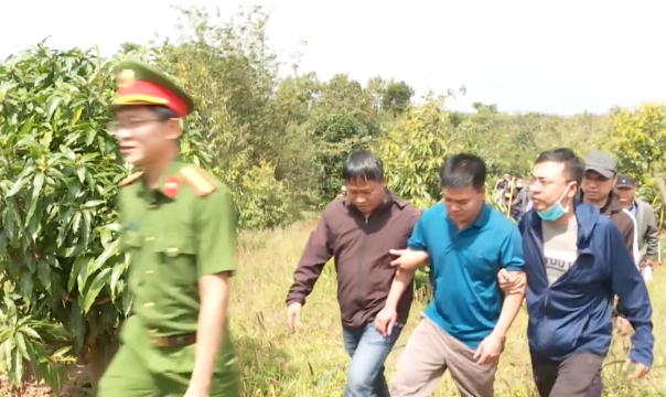 Hanh tung bi an cua cap doi lua tu tap 