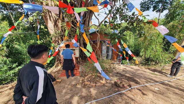 Hanh tung bi an cua cap doi lua tu tap 