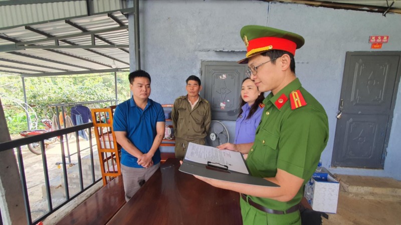 Hanh tung bi an cua cap doi lua tu tap 