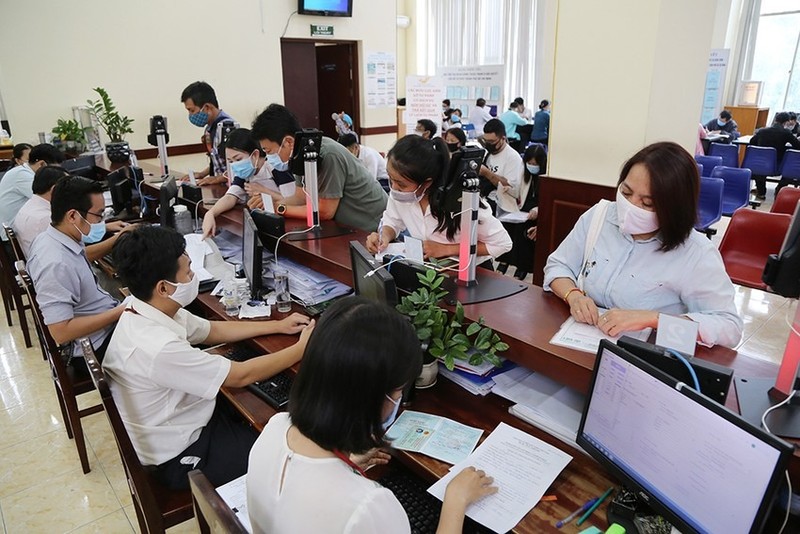 De nghi tam dung giai quyet che do voi can bo khong tai cu, tai bo nhiem