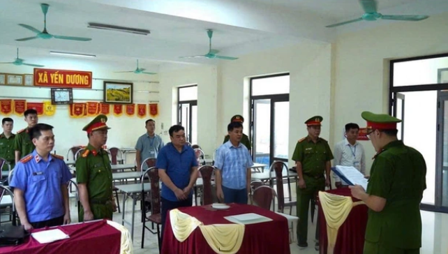 Khởi tố 2 lãnh đạo xã ở Bắc Kạn gây thiệt hại 1,7 tỷ Khoi to 2 lanh dao xa o Bac Kan gay thiet hai 1,7 ty