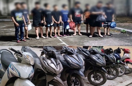 Bắt nhóm đối tượng chặn người đi đường dùng hung khí gây thương tích Bat nhom doi tuong chan nguoi di duong dung hung khi gay thuong tich