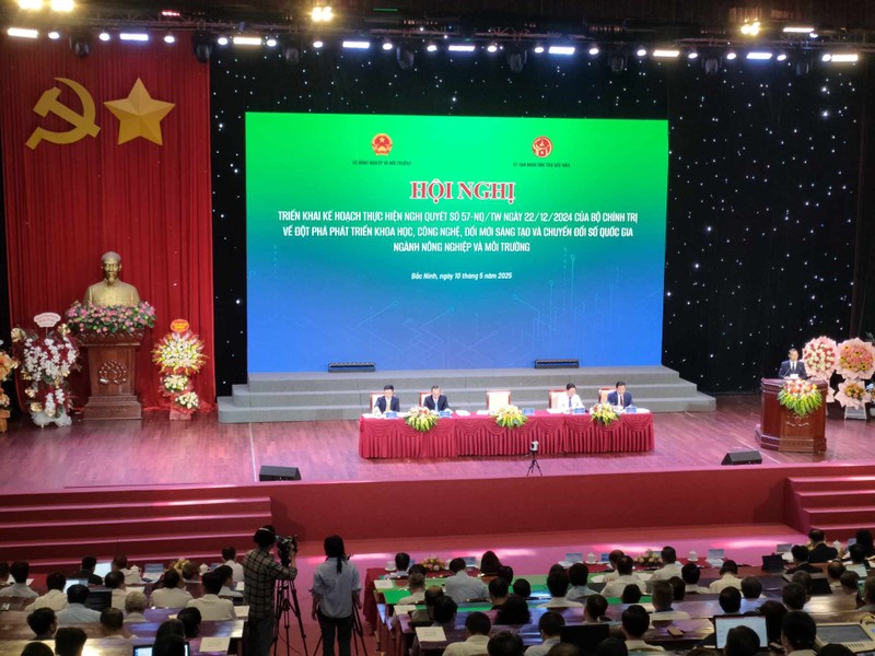 TSKH Phan Xuân Dũng: “Nghị quyết 57 thể hiện tầm nhìn đột phá“ TSKH Phan Xuan Dung: “Nghi quyet 57 the hien tam nhin dot pha“