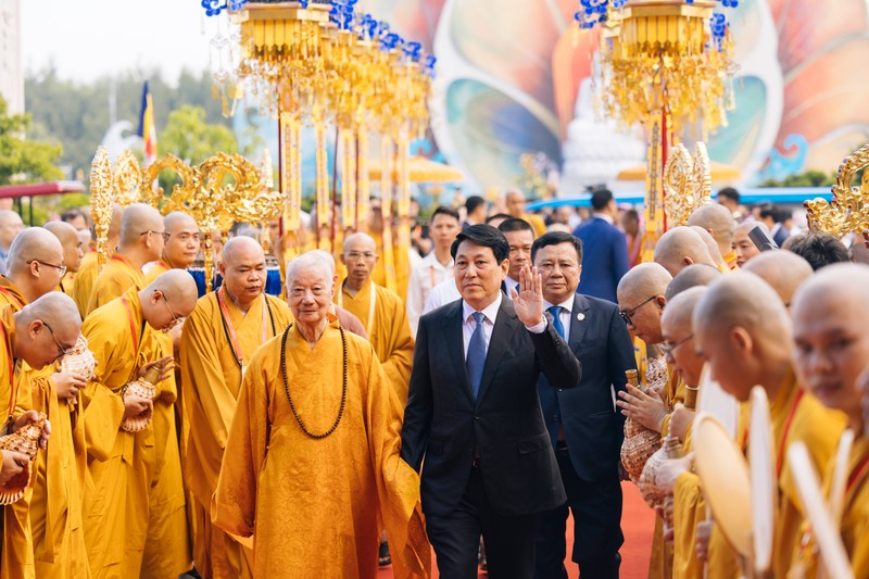 Khai mac Dai le Vesak Lien Hop Quoc 2025: Khong khi trang nghiem, hoan hy lan toa-Hinh-2