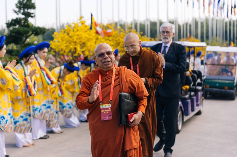 Khai mac Dai le Vesak Lien Hop Quoc 2025: Khong khi trang nghiem, hoan hy lan toa-Hinh-4