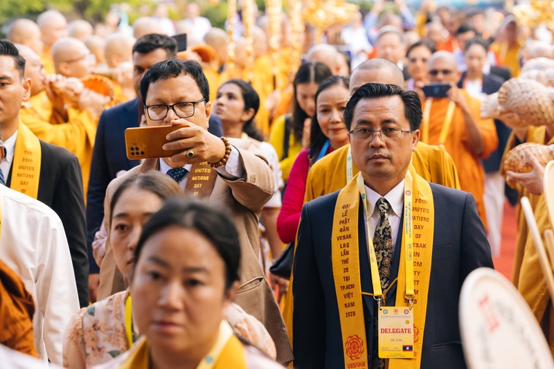 Khai mac Dai le Vesak Lien Hop Quoc 2025: Khong khi trang nghiem, hoan hy lan toa-Hinh-8