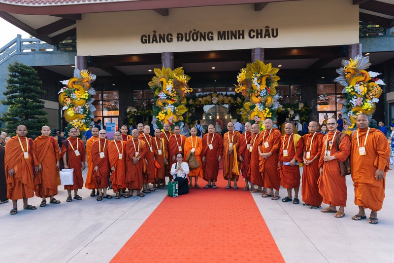 Khai mac Dai le Vesak Lien Hop Quoc 2025: Khong khi trang nghiem, hoan hy lan toa-Hinh-9