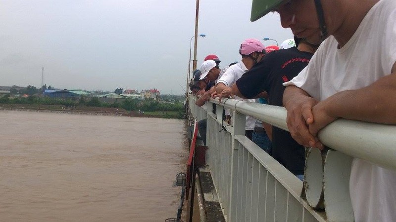 Canh nguoi dan Hai Duong “hoi ca” xong long do nuoc lu-Hinh-2